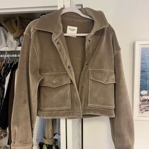 Abercrombie & Fitch Taupe Cropped Corduroy Velour Shirt Jacket Size Medium